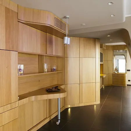 Aparthotel Tower 2*